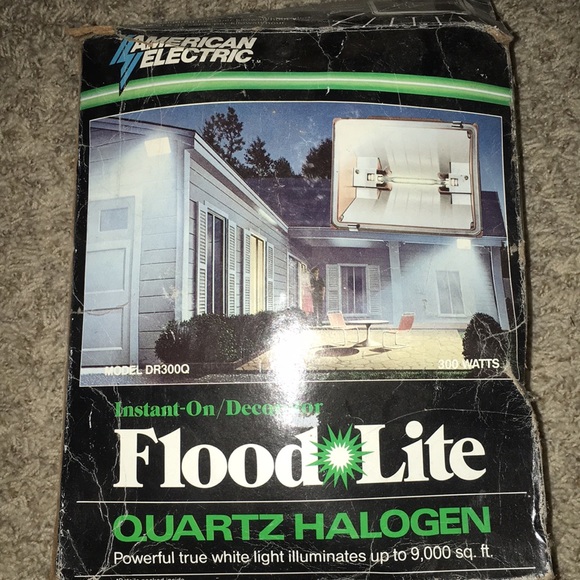 Flood Lite instant on/decorator - Picture 1 of 1